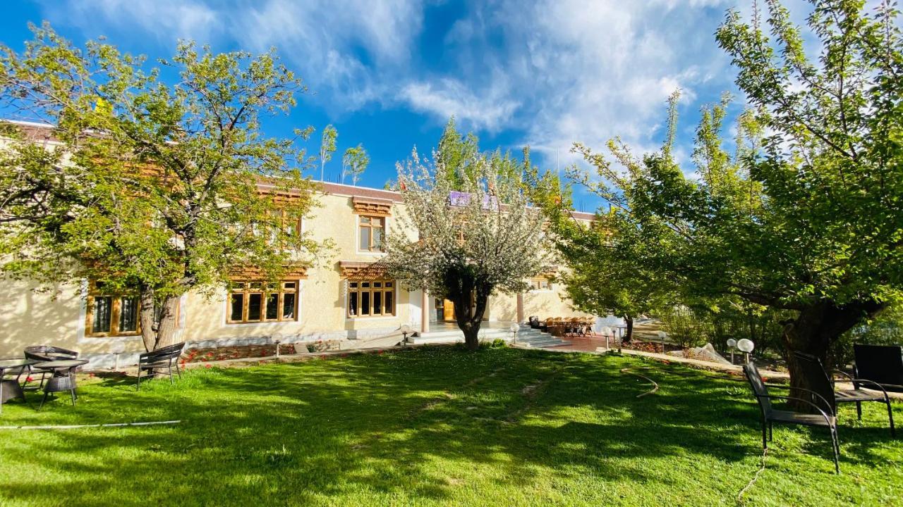 Hotel Palam Hills Лех Екстериор снимка