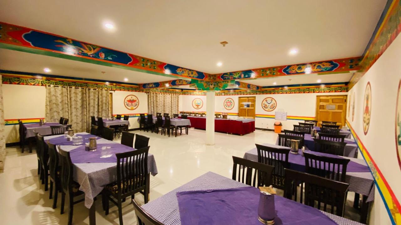Hotel Palam Hills Лех Екстериор снимка