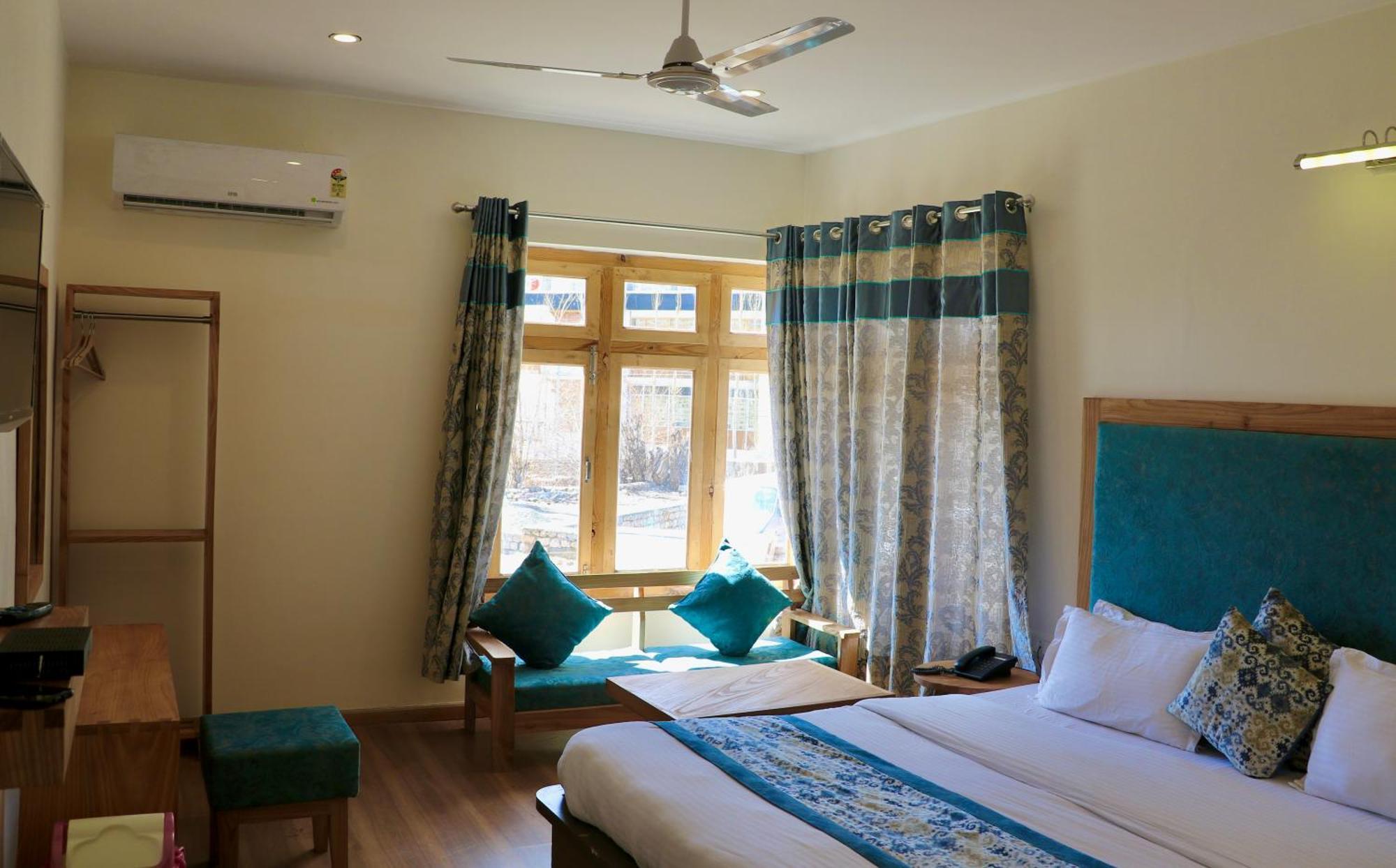 Hotel Palam Hills Лех Екстериор снимка
