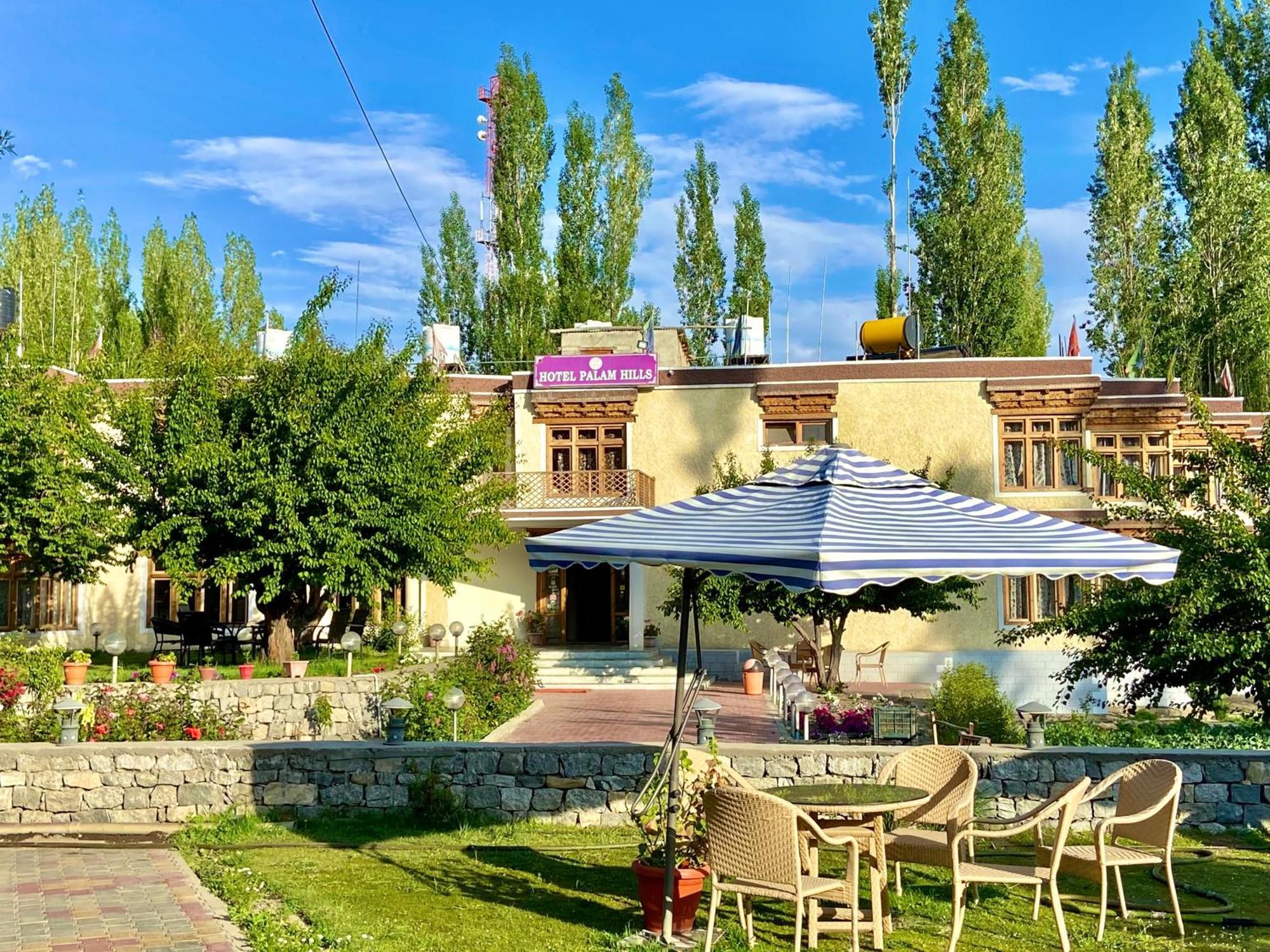 Hotel Palam Hills Лех Екстериор снимка