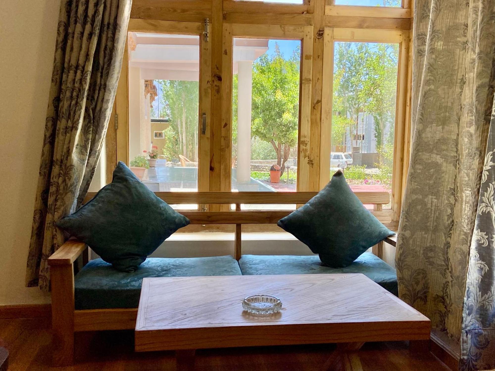 Hotel Palam Hills Лех Екстериор снимка
