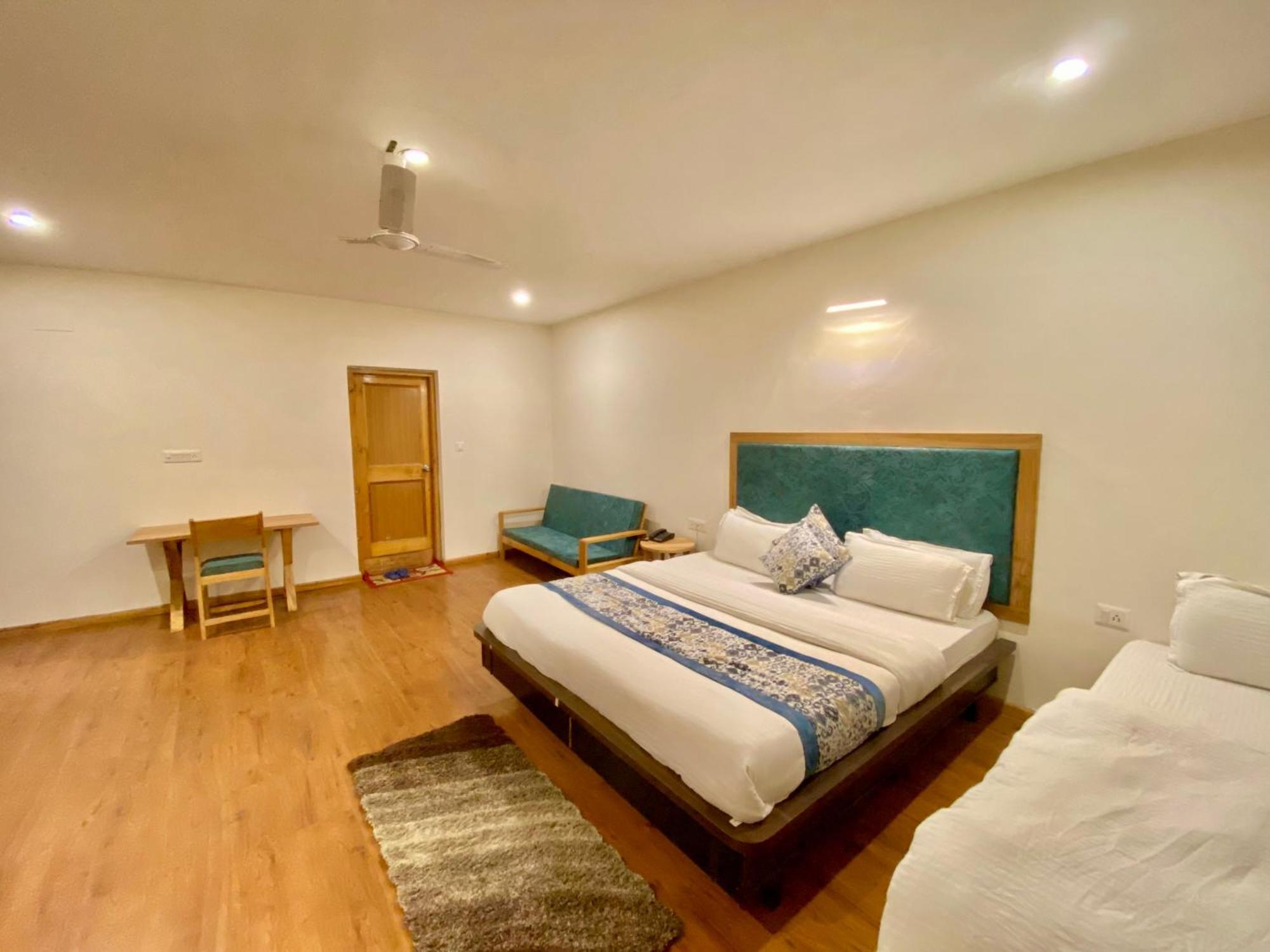 Hotel Palam Hills Лех Екстериор снимка
