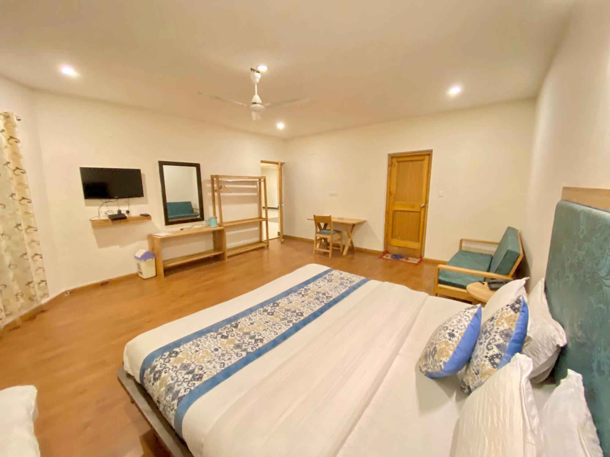 Hotel Palam Hills Лех Екстериор снимка