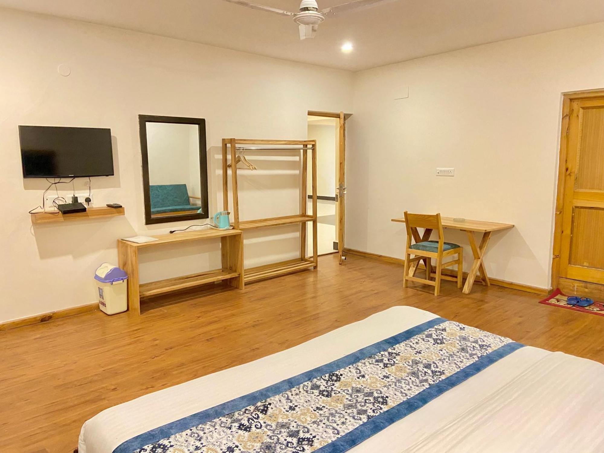 Hotel Palam Hills Лех Екстериор снимка