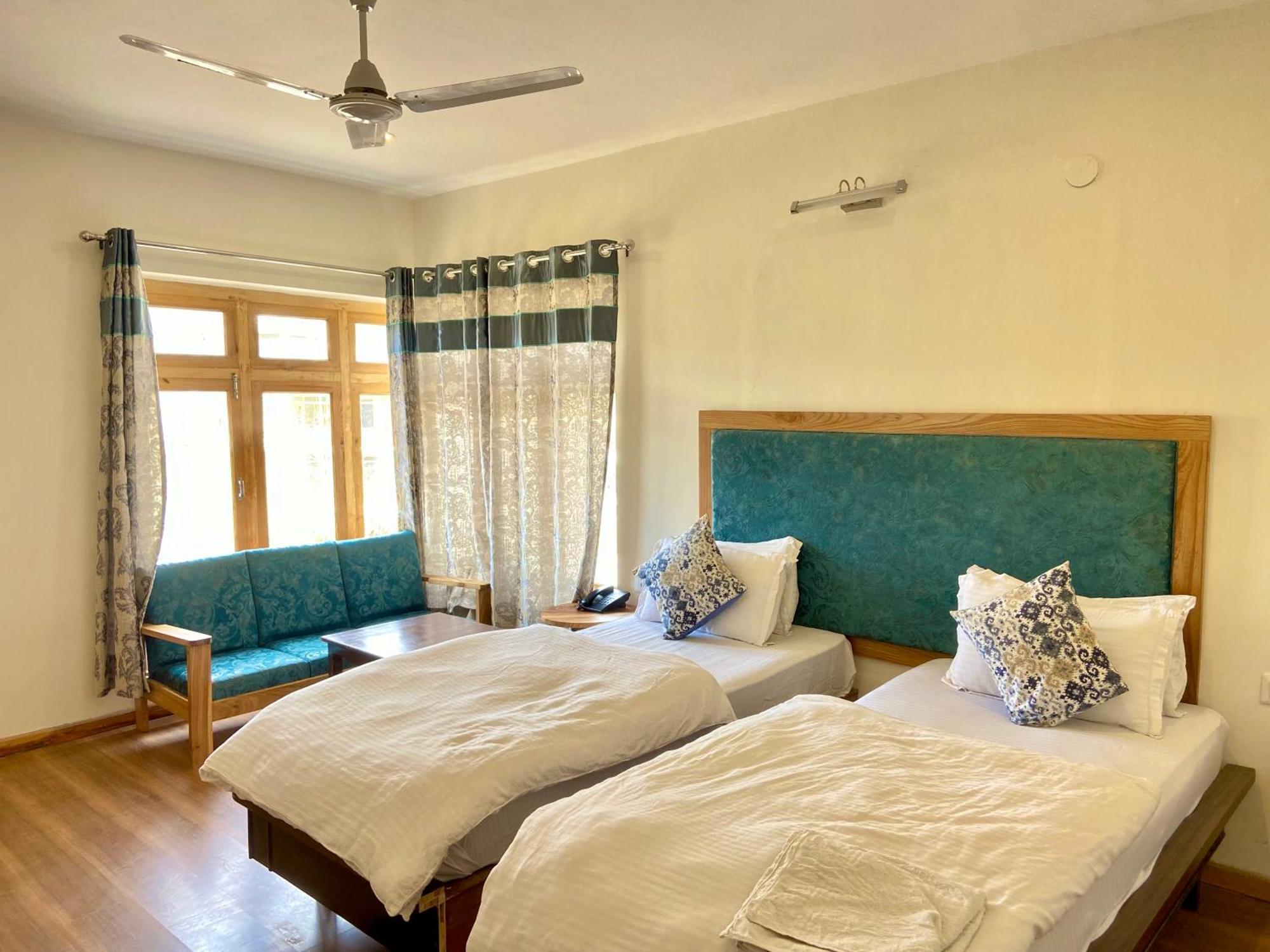 Hotel Palam Hills Лех Екстериор снимка