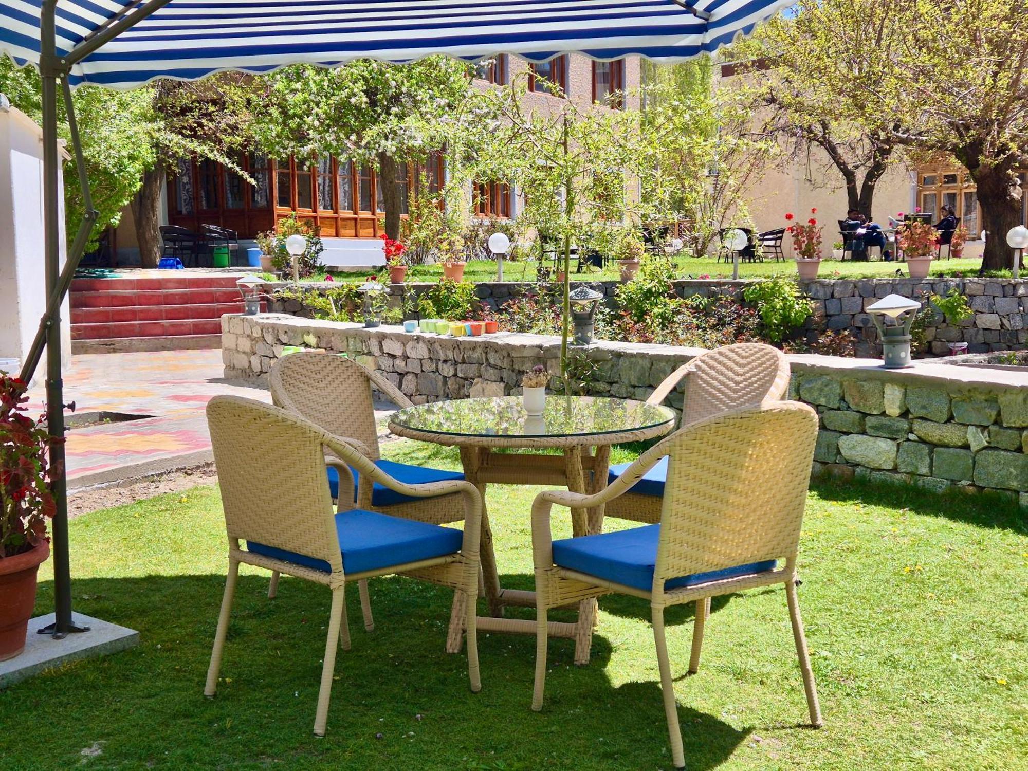 Hotel Palam Hills Лех Екстериор снимка